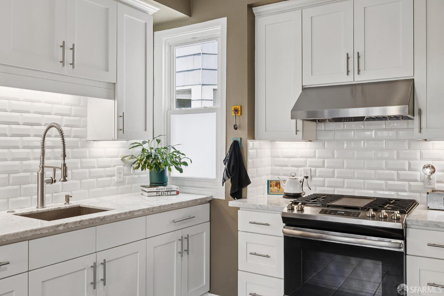 243 Henry Street, Unit A San Francisco, CA 94117 - Photo 10 of 25