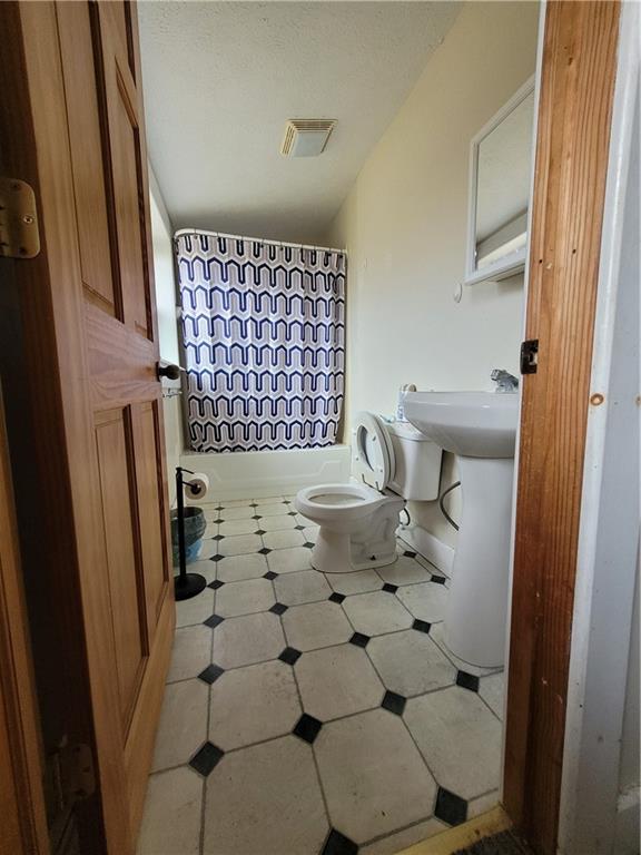 2140 Bennetts Run Road Beaver Falls, PA 15010 - Photo 9 of 14 Gallery Image 9