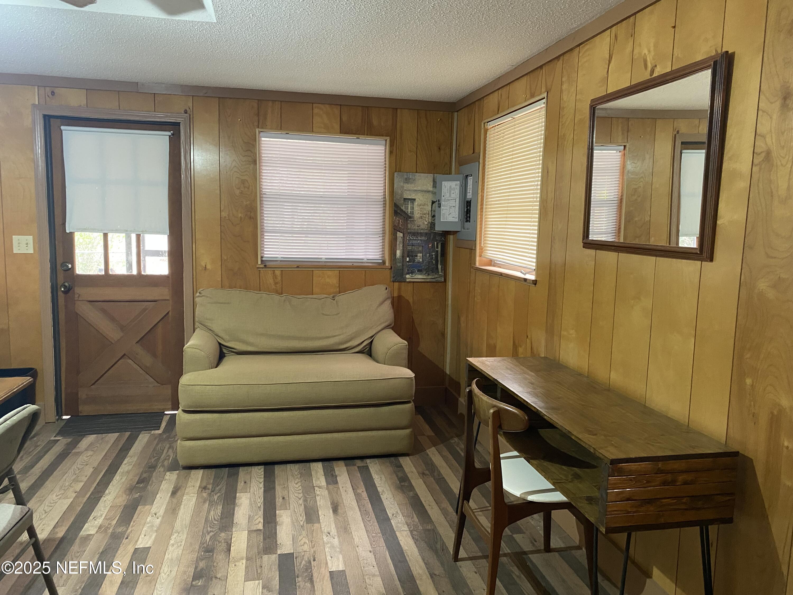 8093 Breezy Point Road East Keystone Heights, FL 32656 - Photo 29 of 35 LR IN COTTAGE 2