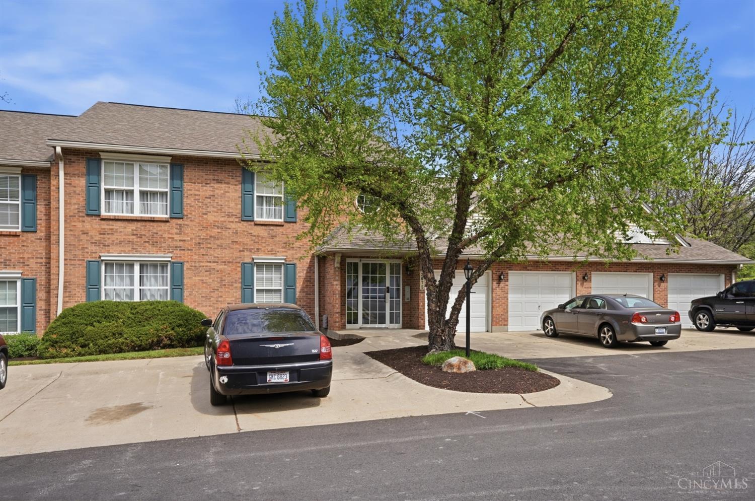 3675 West Galbraith Road, Unit 16 Cincinnati, OH 45247 - Photo 2 of 50