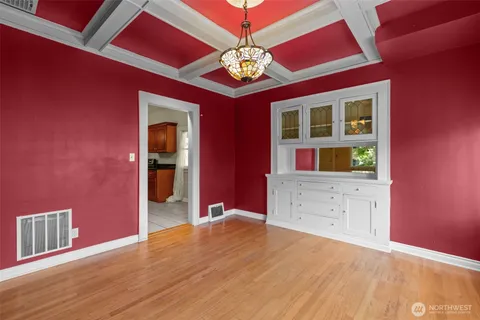 $945,000 | 2010 Northeast 54th Street, Seattle, WA 98105