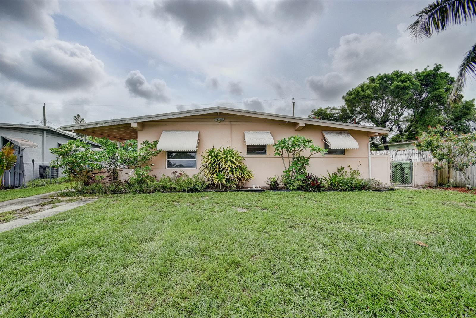 54 Tortuga Road Palm Springs, FL 33461 - Photo 1 of 26