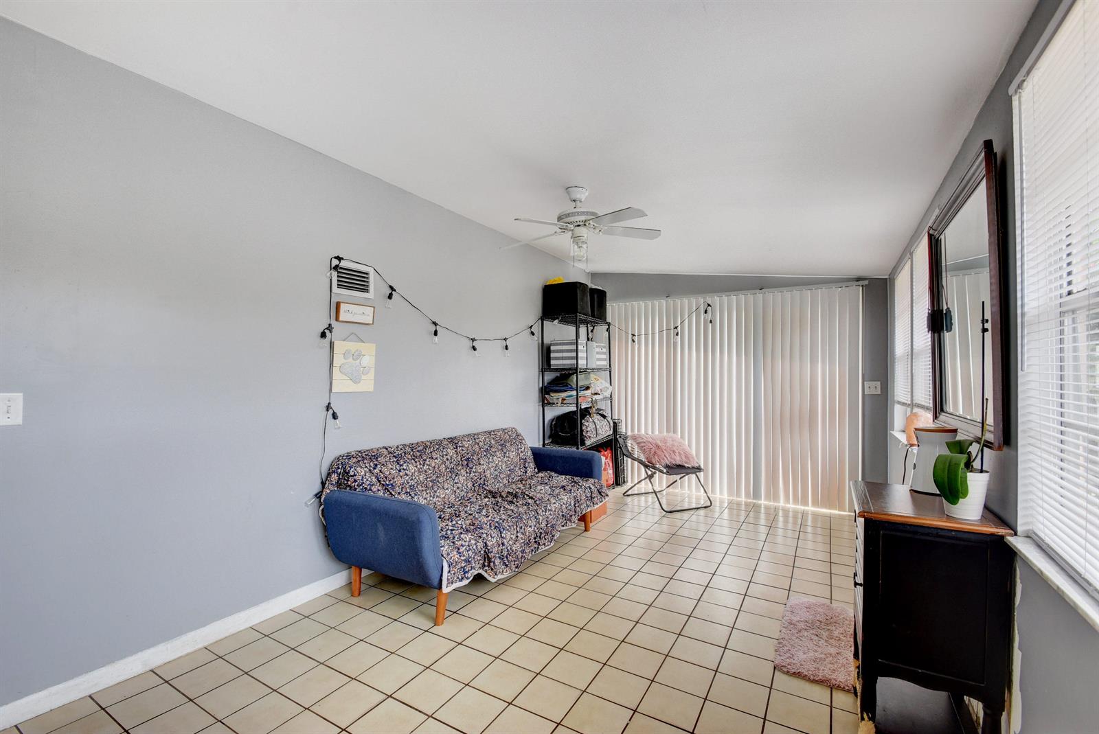54 Tortuga Road Palm Springs, FL 33461 - Photo 13 of 26