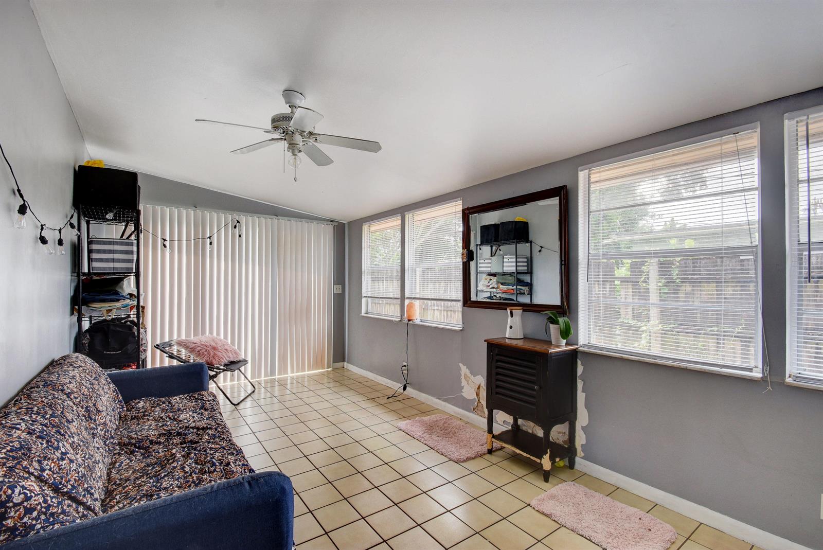 54 Tortuga Road Palm Springs, FL 33461 - Photo 14 of 26