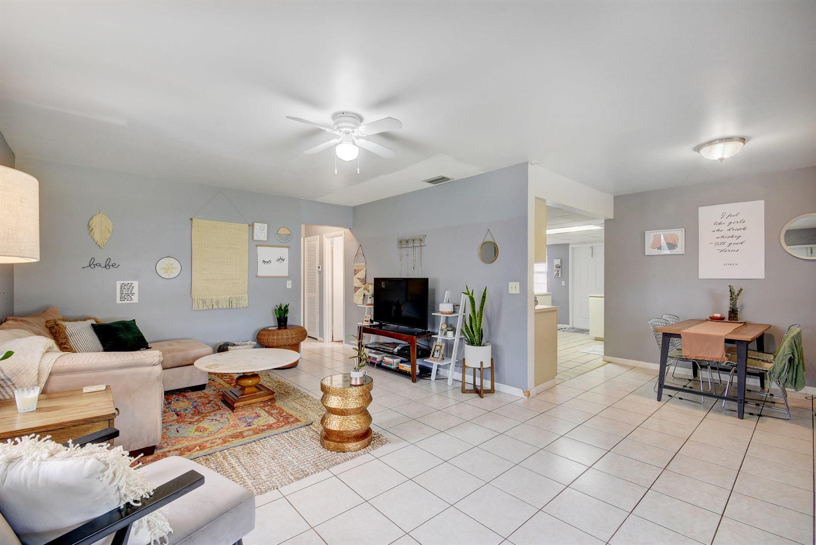 54 Tortuga Road Palm Springs, FL 33461 - Photo 6 of 26