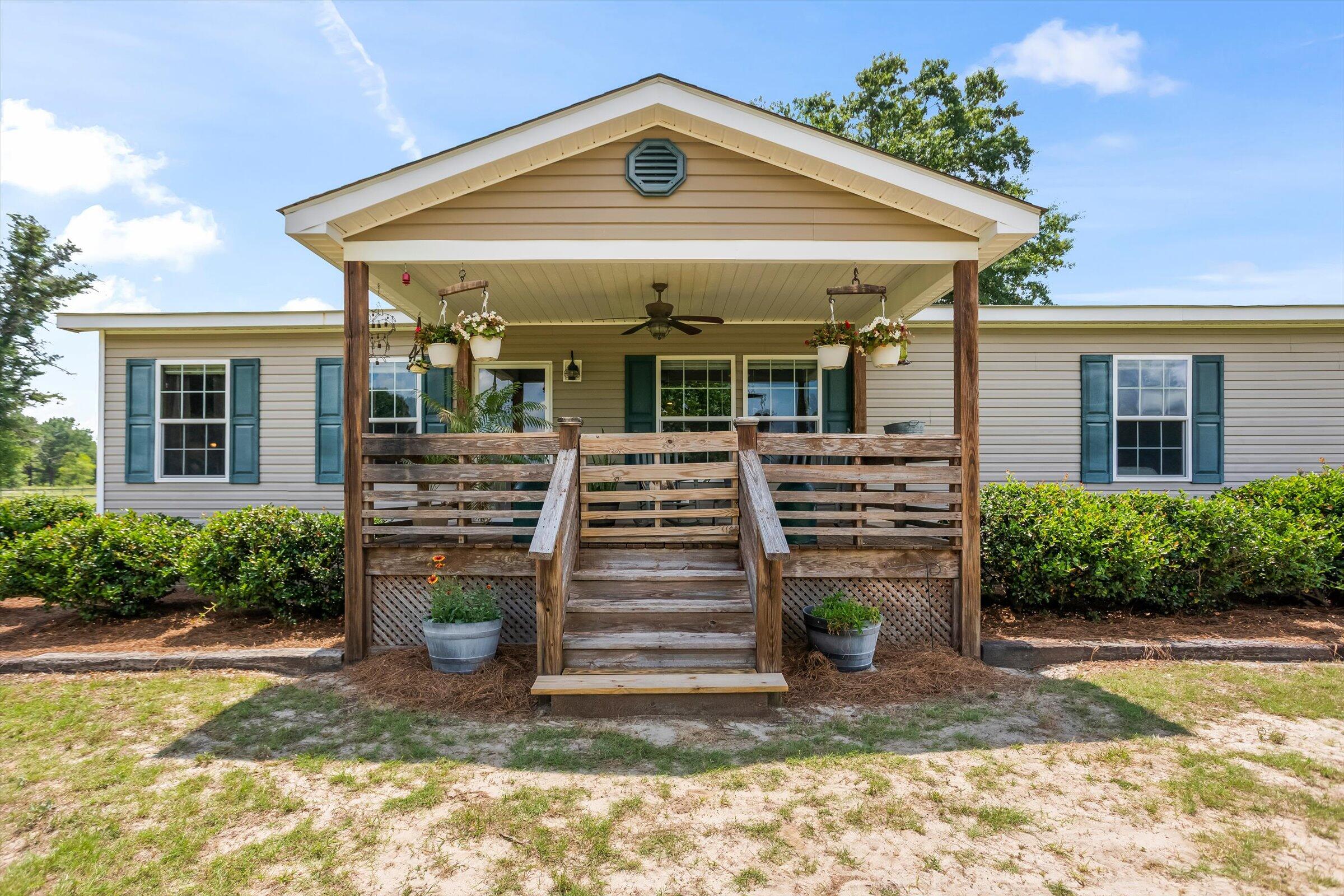 1178 Weeks Road Williston, SC 29853 - Photo 4 of 72