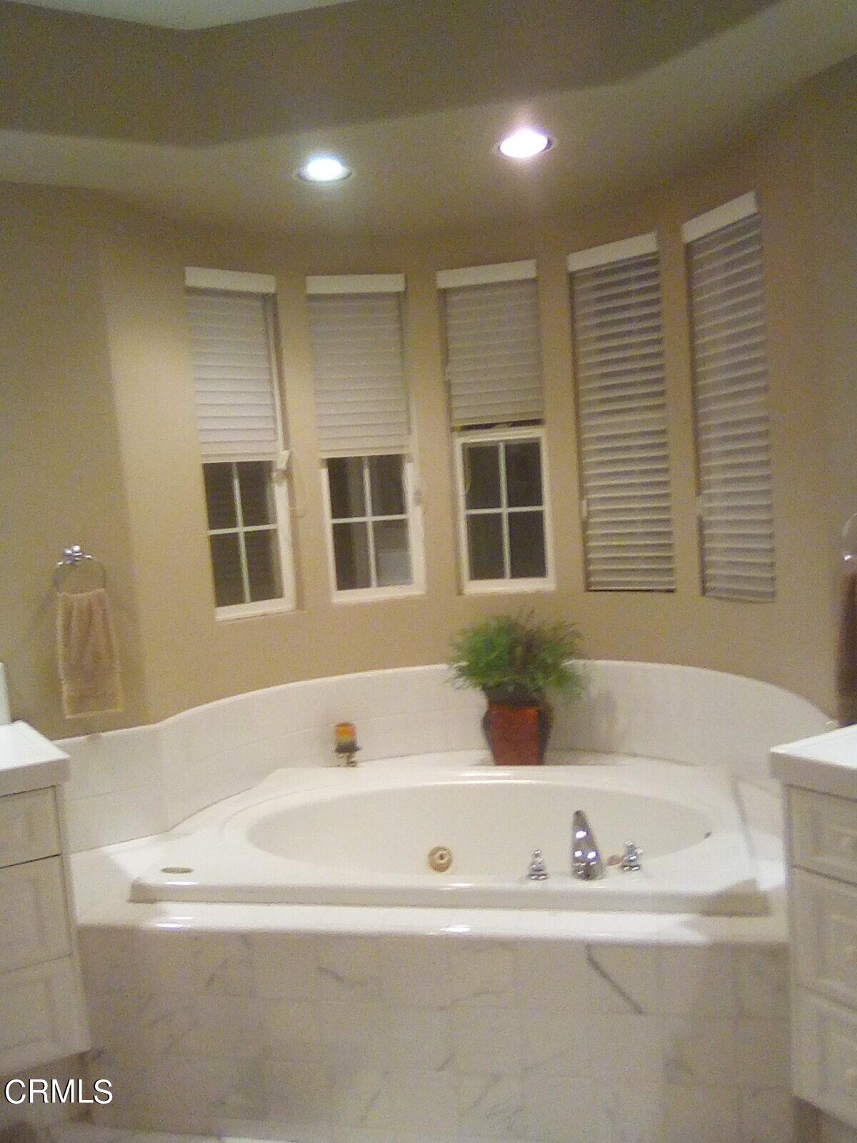 3502 Giddings Ranch Road Altadena, CA 91001 - Photo 18 of 33 a bathroom with sink and bathtub