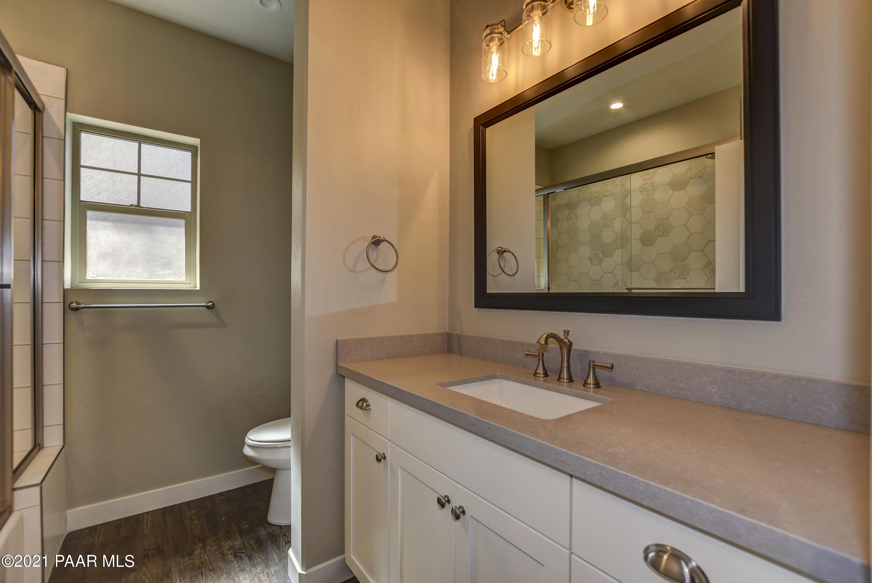 1093 Timber Point Circle Prescott, AZ 86303 - Photo 11 of 31 Guest Bathroom 1