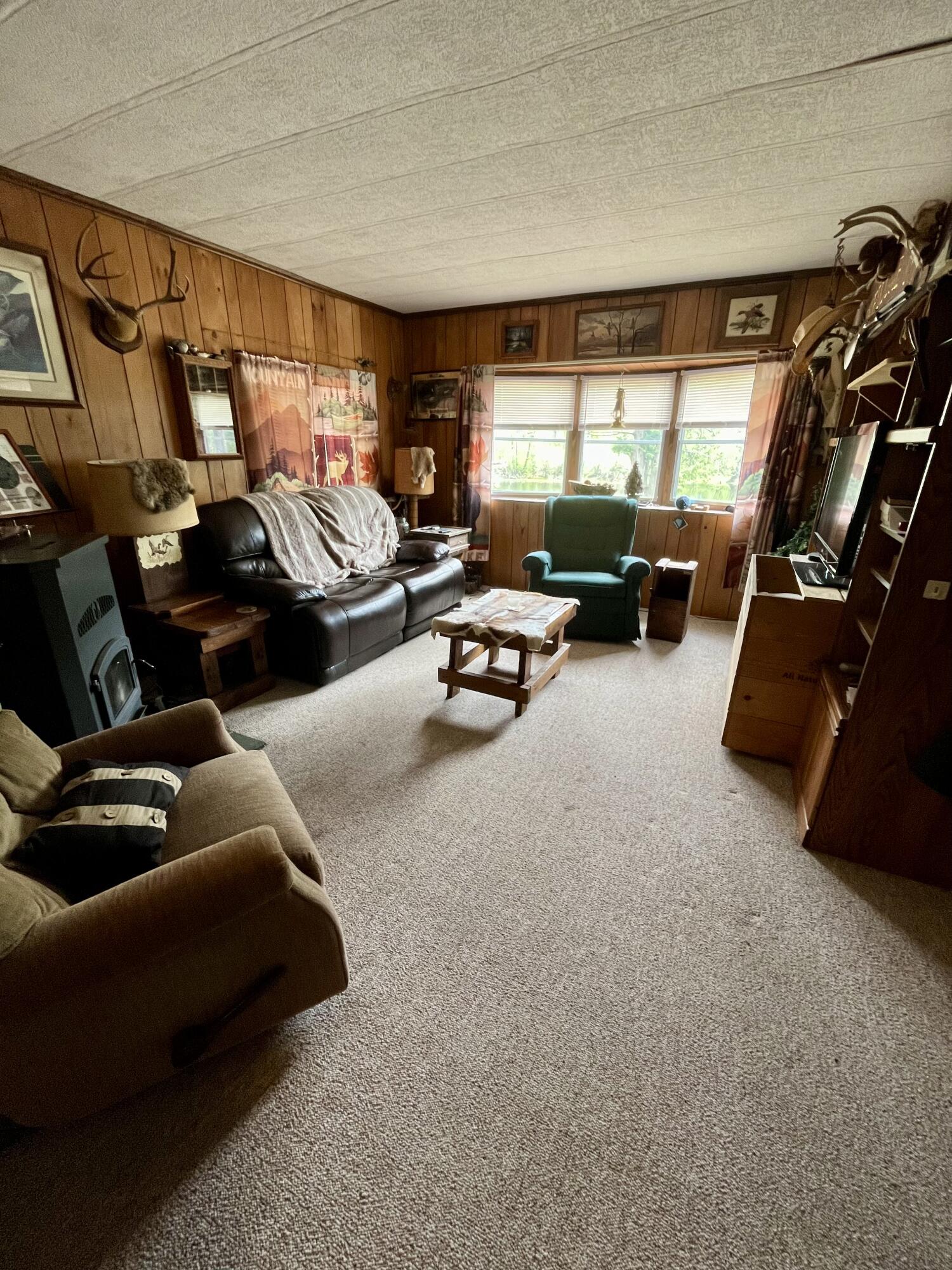 6804 West Deerpath Road Evart, MI 49631 - Photo 3 of 15 IMG_2891