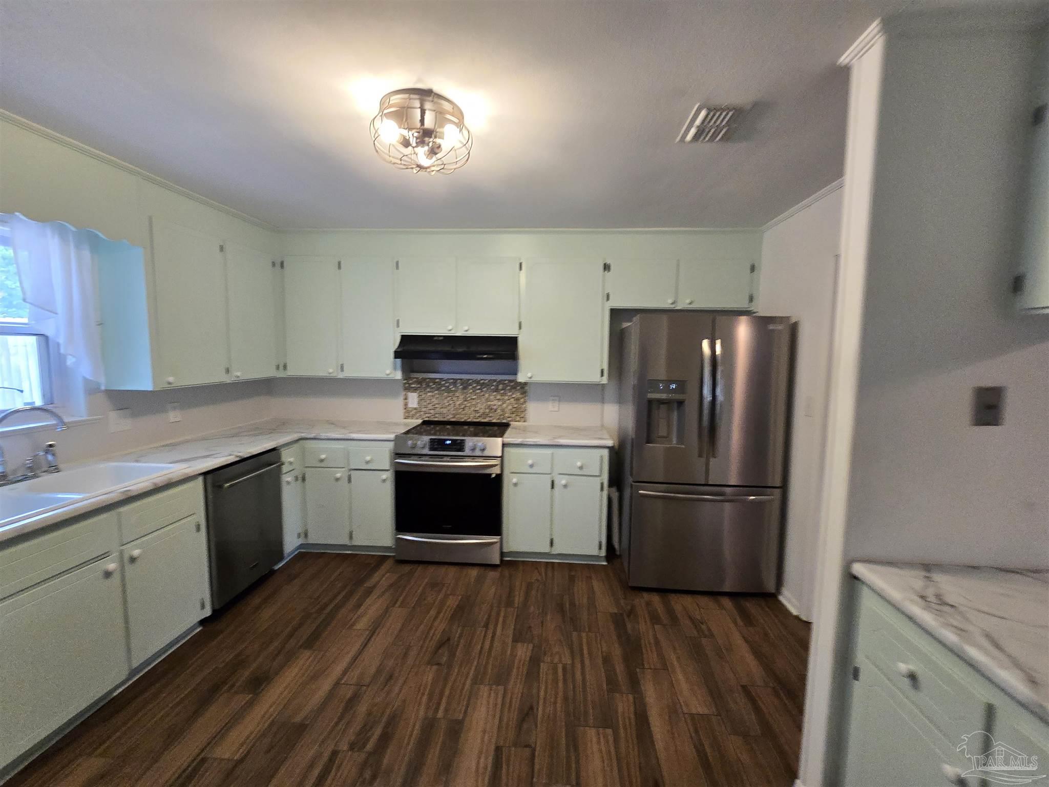 3901 Croydon Road Pensacola, FL 32514 - Photo 10 of 20