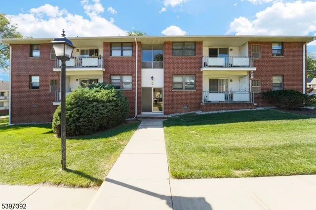 $1,900 | 1300 Rock Avenue, Unit 4, Plainfield, NJ 07060