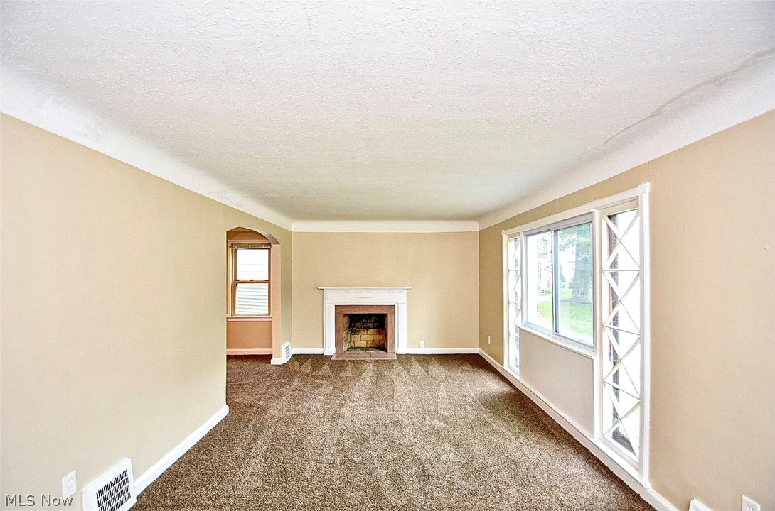 1154 Clifford Road Cleveland, OH 44121 - Photo 3 of 25