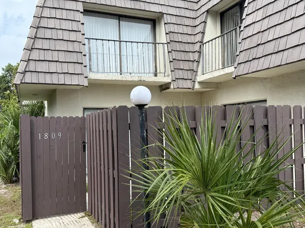 $2,750 | 1809 North Congress Avenue, West Palm Beach, FL 33401