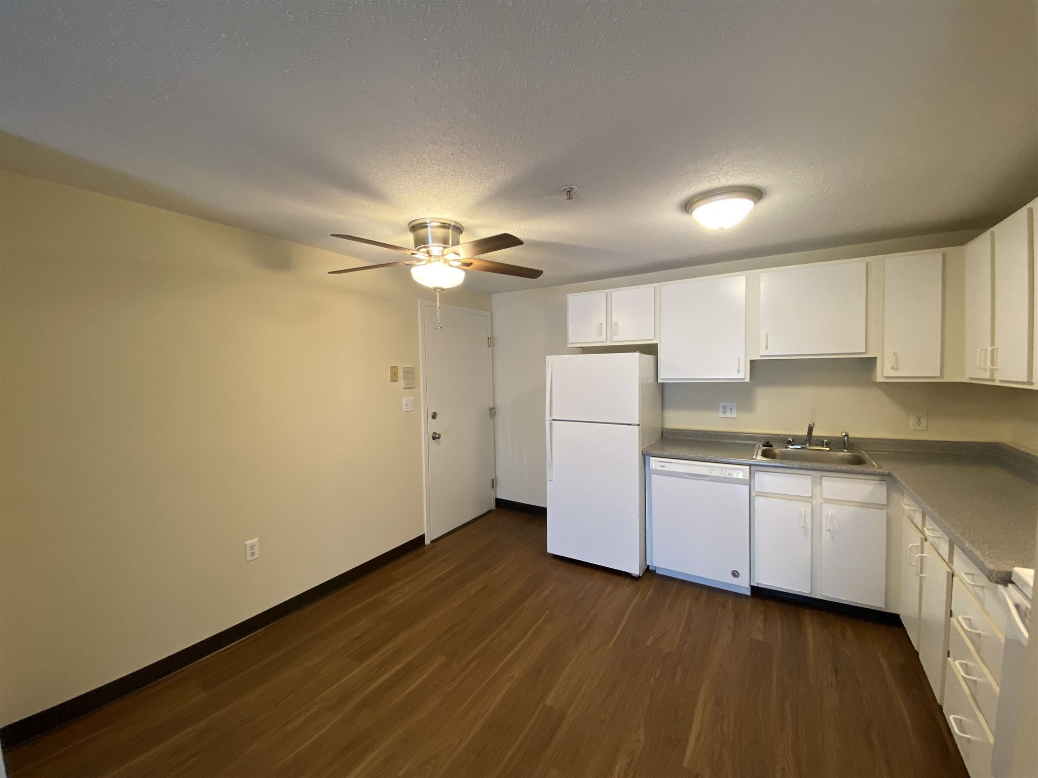 29 Capron Road, Unit 57 Milford, NH 03055 - Photo 11 of 40