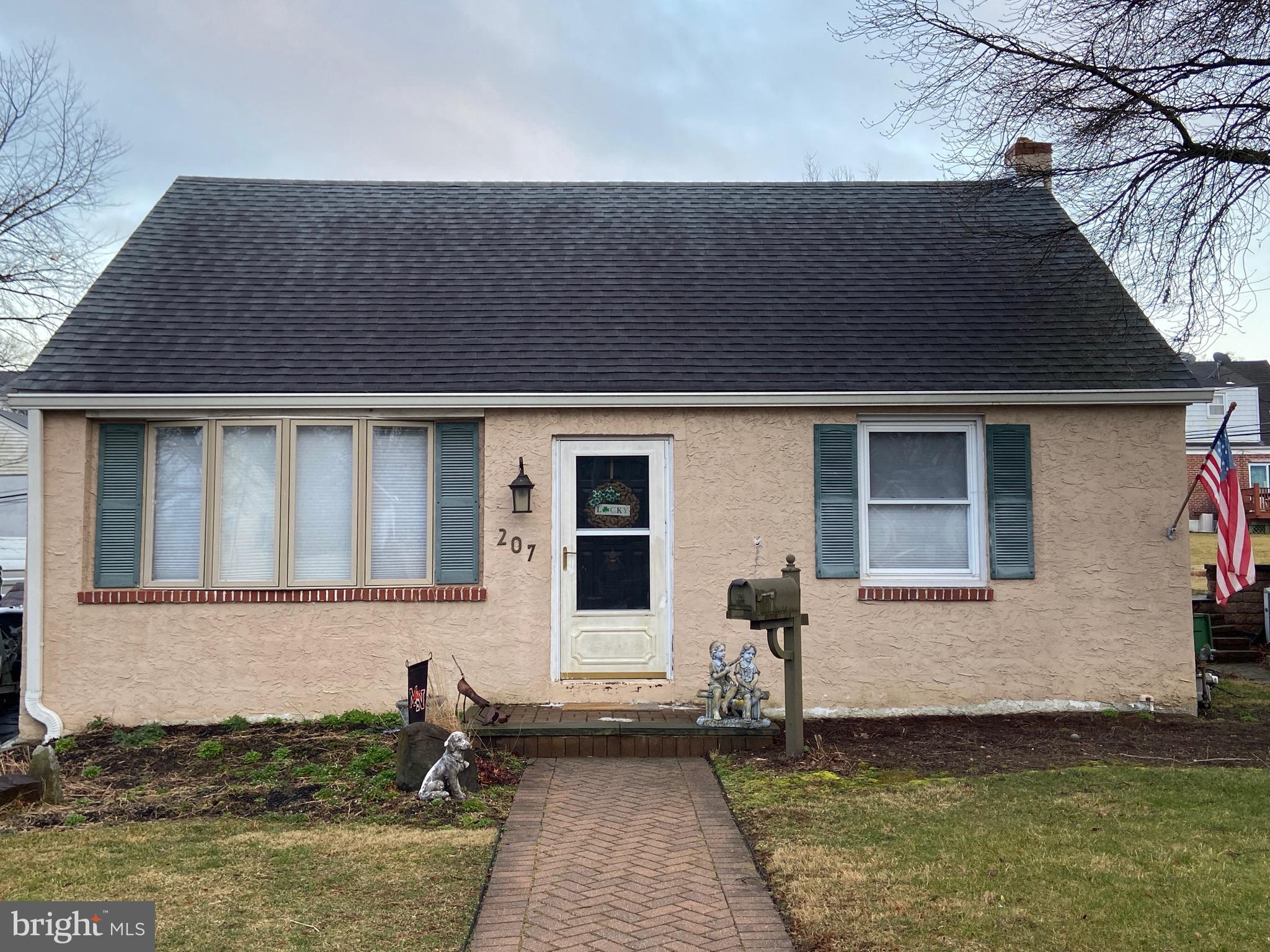 207 Rolling Road Broomall, PA 19008 - Photo 2 of 36