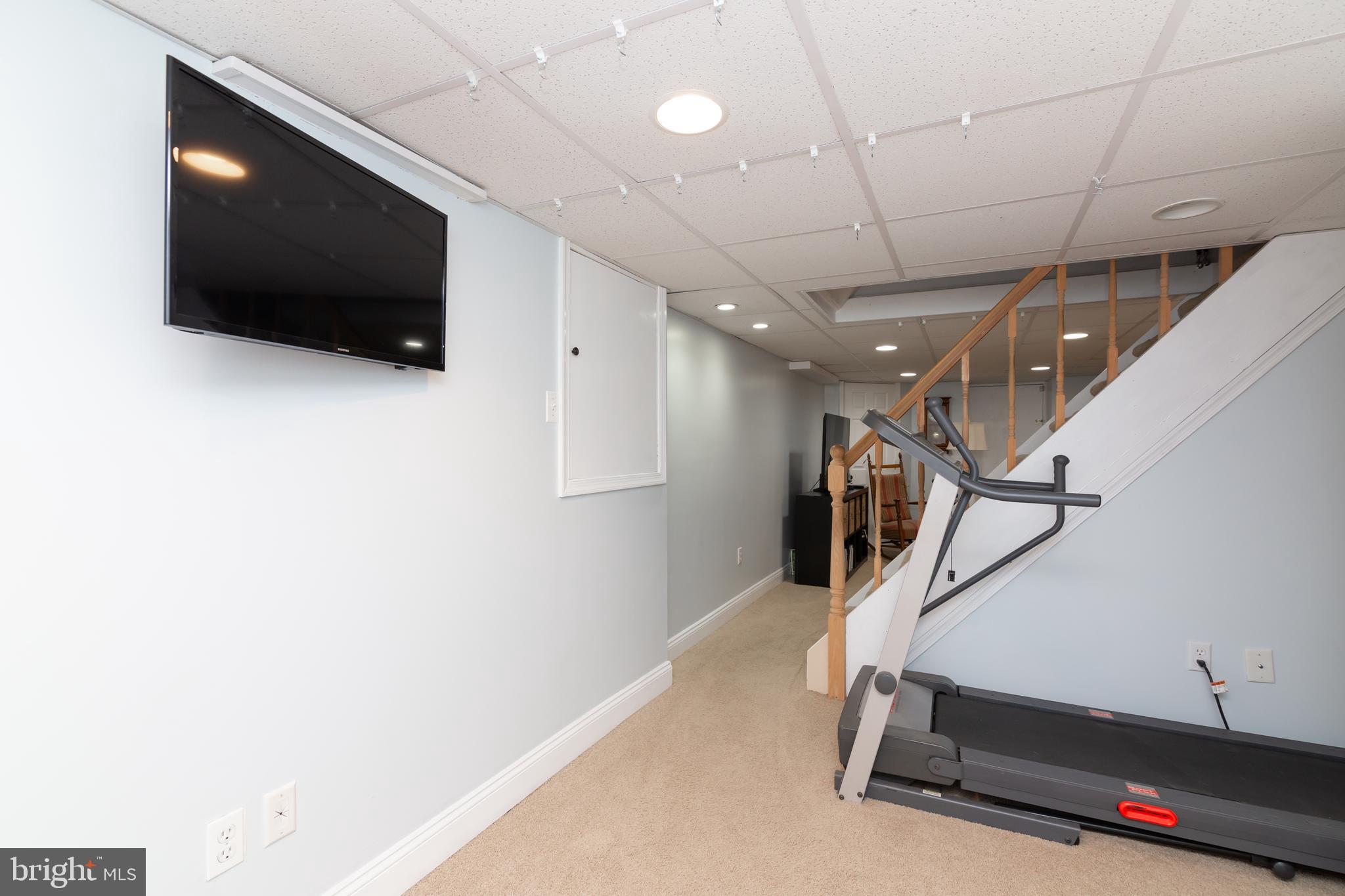 207 Rolling Road Broomall, PA 19008 - Photo 32 of 36