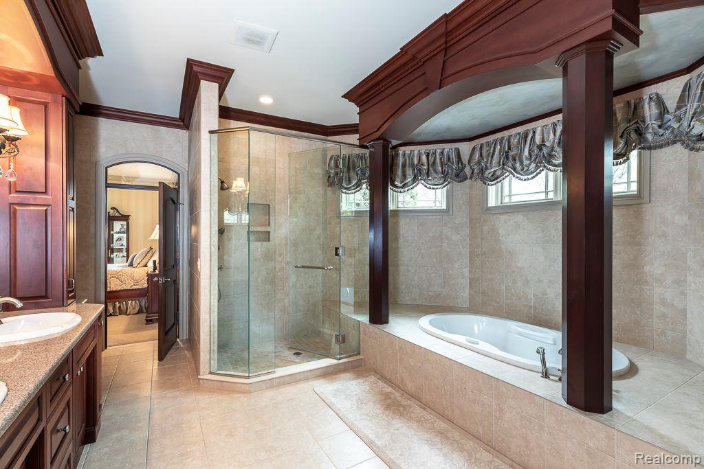 3530 Franklin Road Bloomfield Hills, MI 48302 - Photo 20 of 44 Primary bathroom