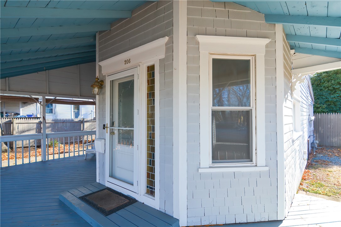 206 Riverside Avenue Warwick, RI 02889 - Photo 5 of 33