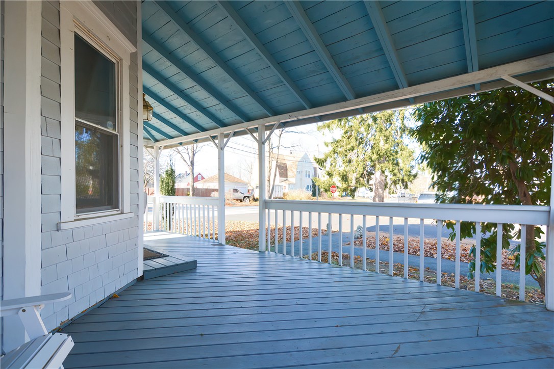 206 Riverside Avenue Warwick, RI 02889 - Photo 6 of 33