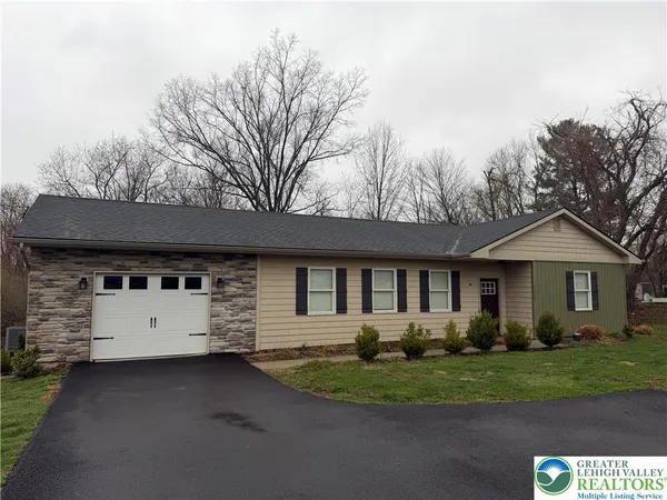 $2,600 | 7120 Suter Road, Coopersburg, PA 18036