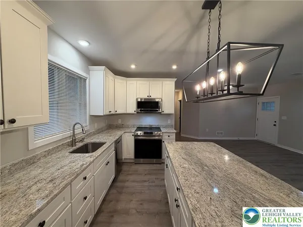 $2,600 | 7120 Suter Road, Coopersburg, PA 18036