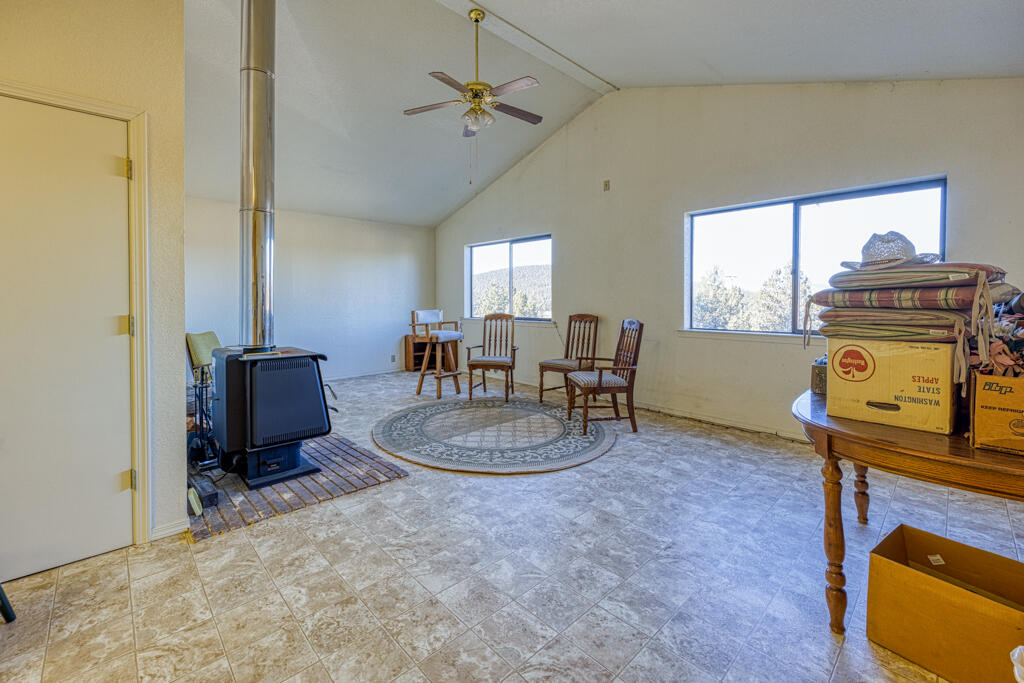 6520 Hildebrand Road Dairy, OR 97625 - Photo 46 of 72 Living area in Shop