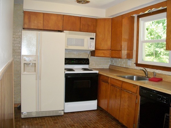 57 Herrman Street West Springfield, MA 01089 - Photo 11 of 24