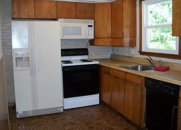 57 Herrman Street West Springfield, MA 01089 - Photo 9 of 24