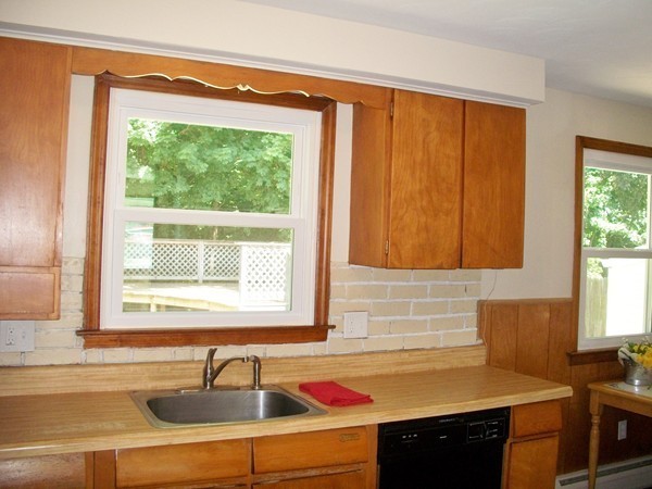 57 Herrman Street West Springfield, MA 01089 - Photo 10 of 24