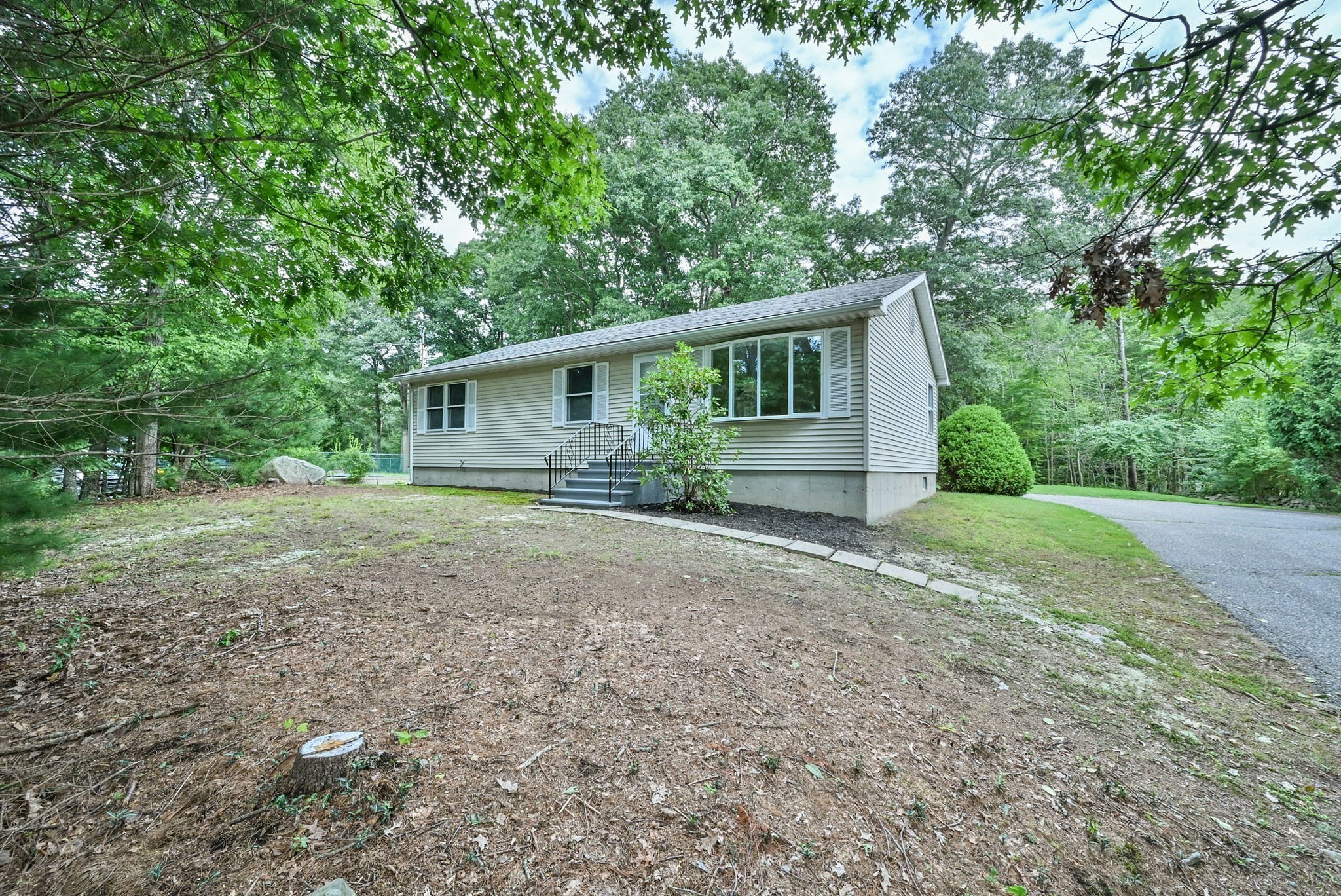 124 Sutton Road Webster, MA 01570 - Photo 1 of 28 Gallery Image 1