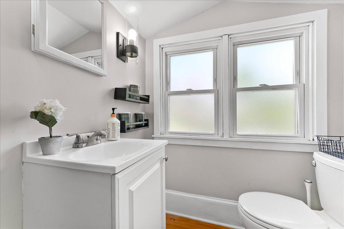 779 Concord Road Glen Mills, PA 19342 - Photo 35 of 41 Upper level bathroom - 3rd bath.