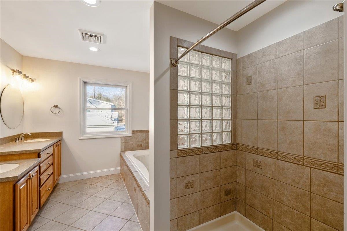 6 Deer Run Milton, VT 05468 - Photo 3 of 59 Gallery Image 3