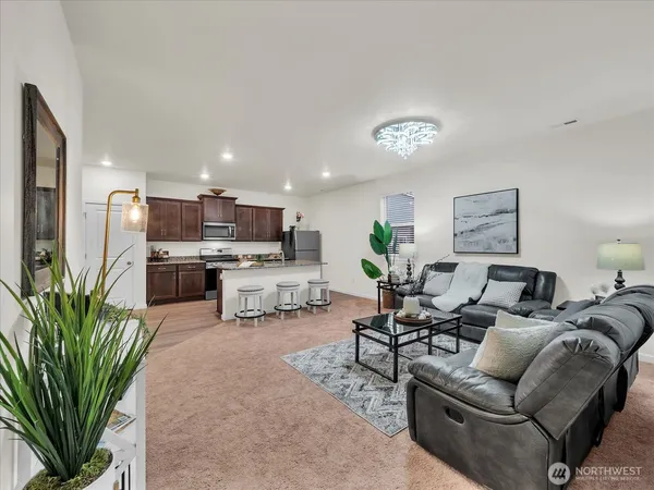 $620,000 | 6412 121st Avenue East, Puyallup, WA 98372