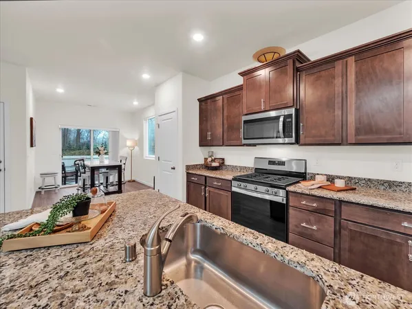 $620,000 | 6412 121st Avenue East, Puyallup, WA 98372