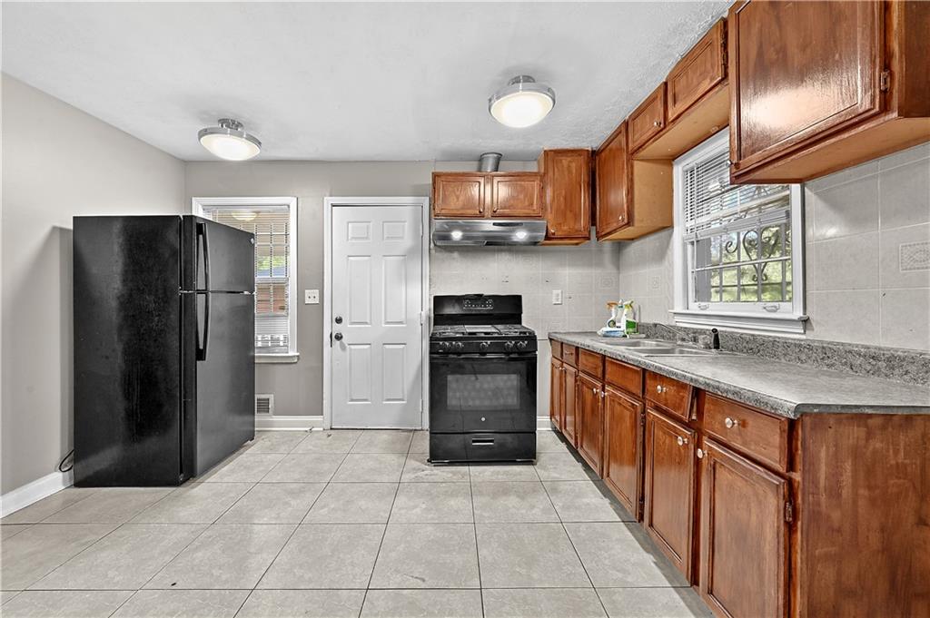 2397 Tilson Road Decatur, GA 30032 - Photo 12 of 33