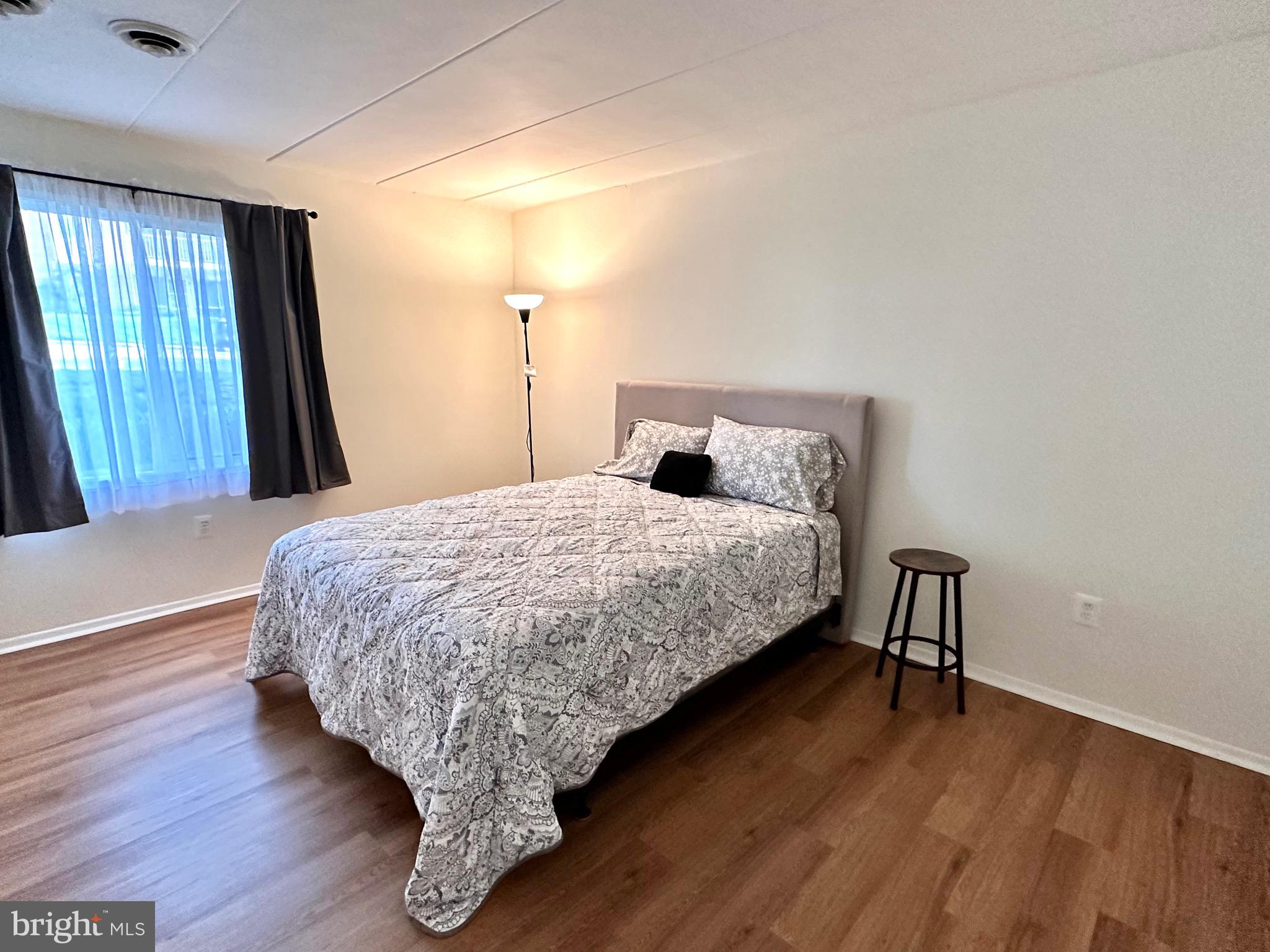 2626 Fort Farnsworth Road, Unit 200 Alexandria, VA 22303 - Photo 8 of 15 Primary Bedroom