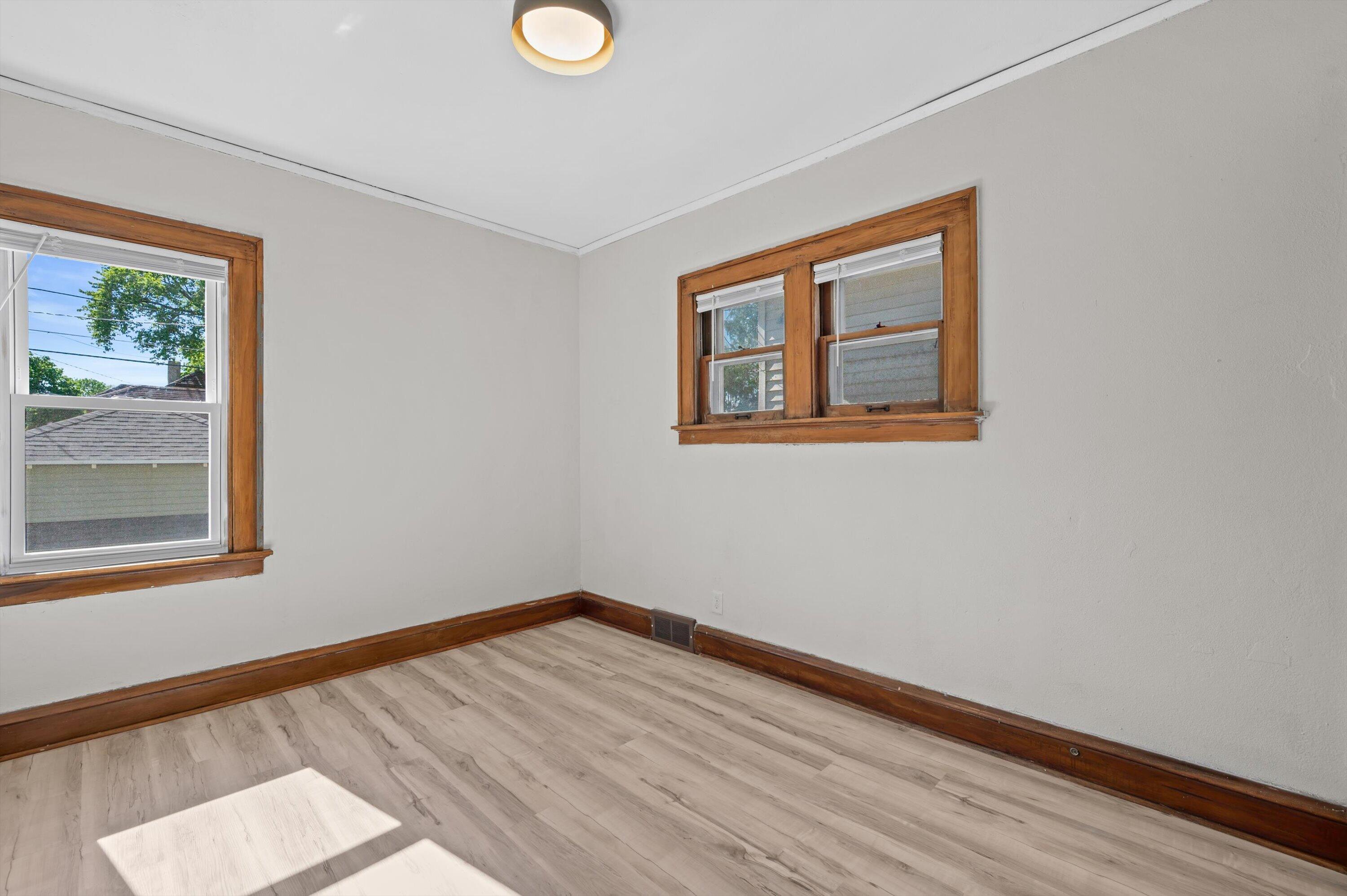 5543 North 34th Street Milwaukee, WI 53209 - Photo 21 of 37 Bedroom 2