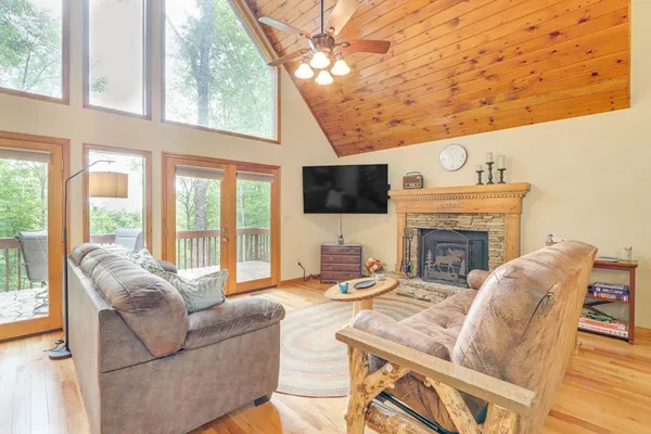 $399,900 | 161 Smokey Hollow Drive, Murphy, NC 28906