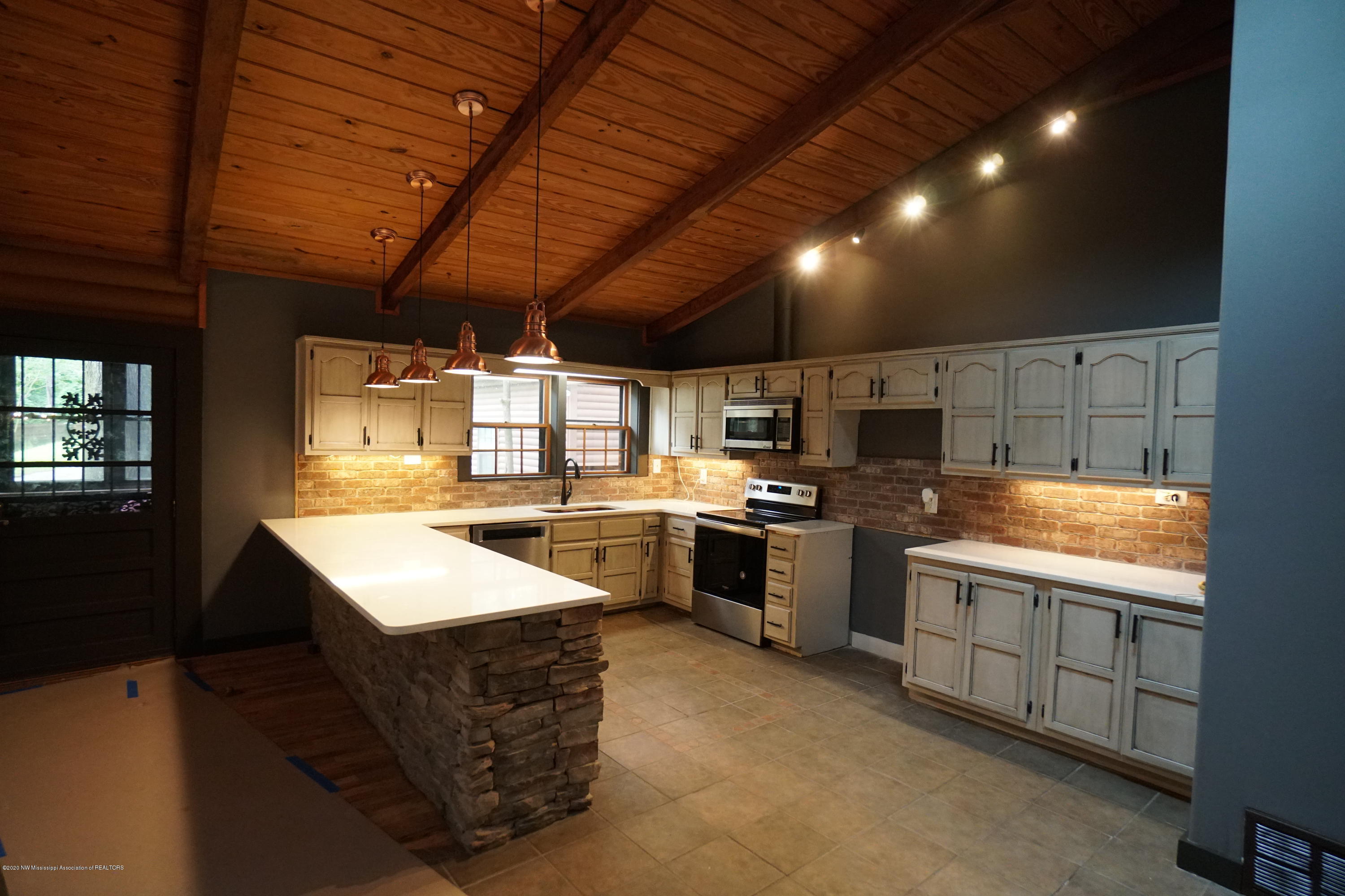 3705 High Road Hernando, MS 38632 - Photo 25 of 40 Kitchen