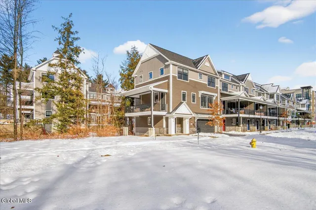 $785,000 | 3 Gibson Court, Saratoga Springs, NY 12866