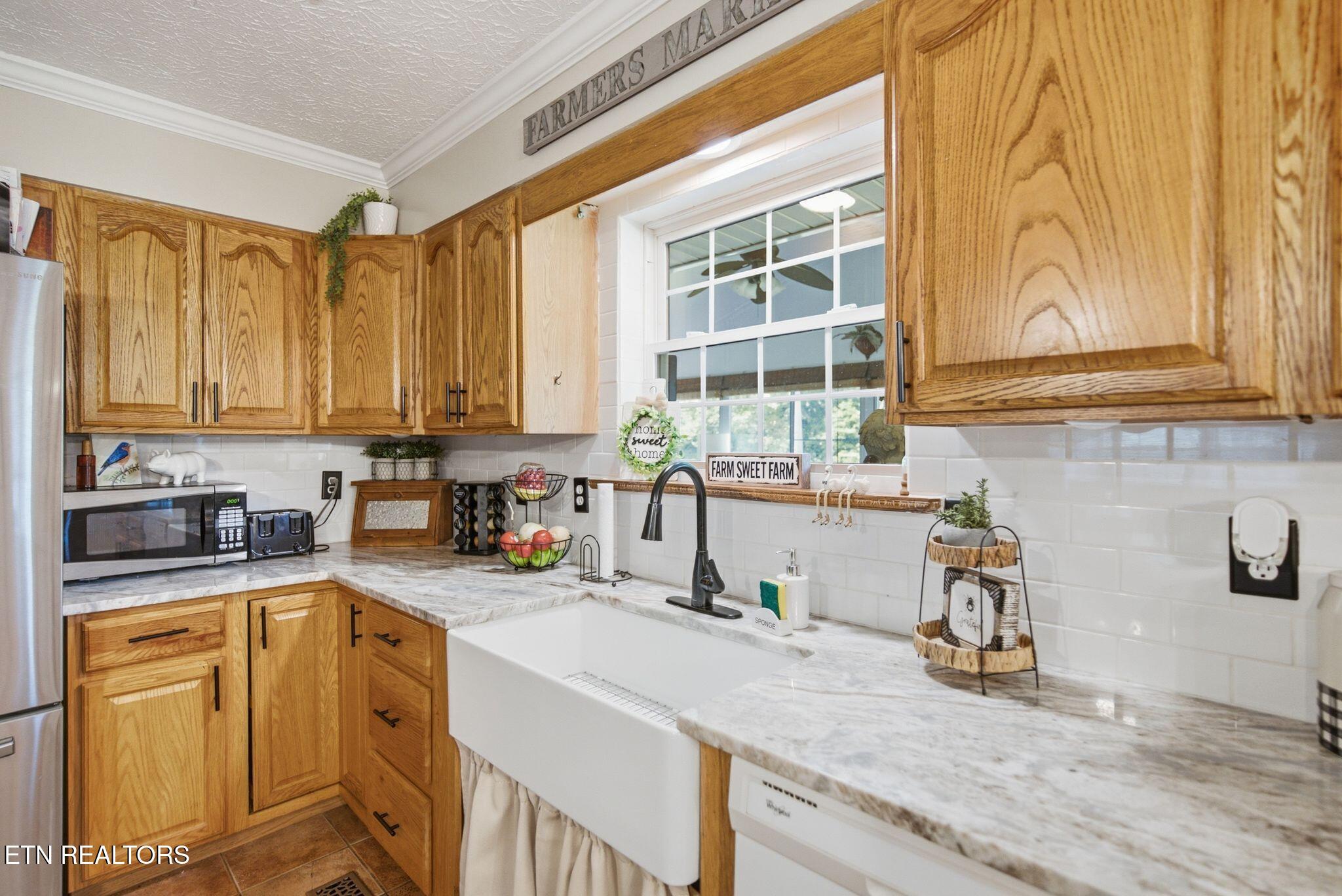 1317 Dupont Road Seymour, TN 37865 - Photo 14 of 60 Updated Kitchen