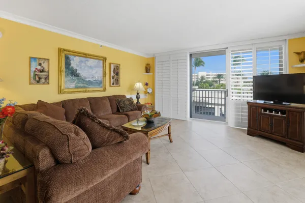 $1,200,000 | 375 South Beach Road, Unit 201, Tequesta, FL 33469