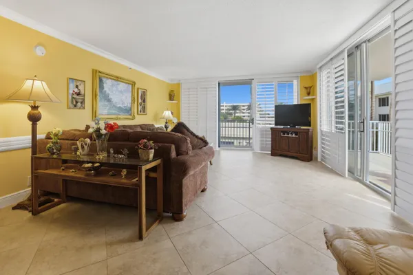 $1,200,000 | 375 South Beach Road, Unit 201, Tequesta, FL 33469