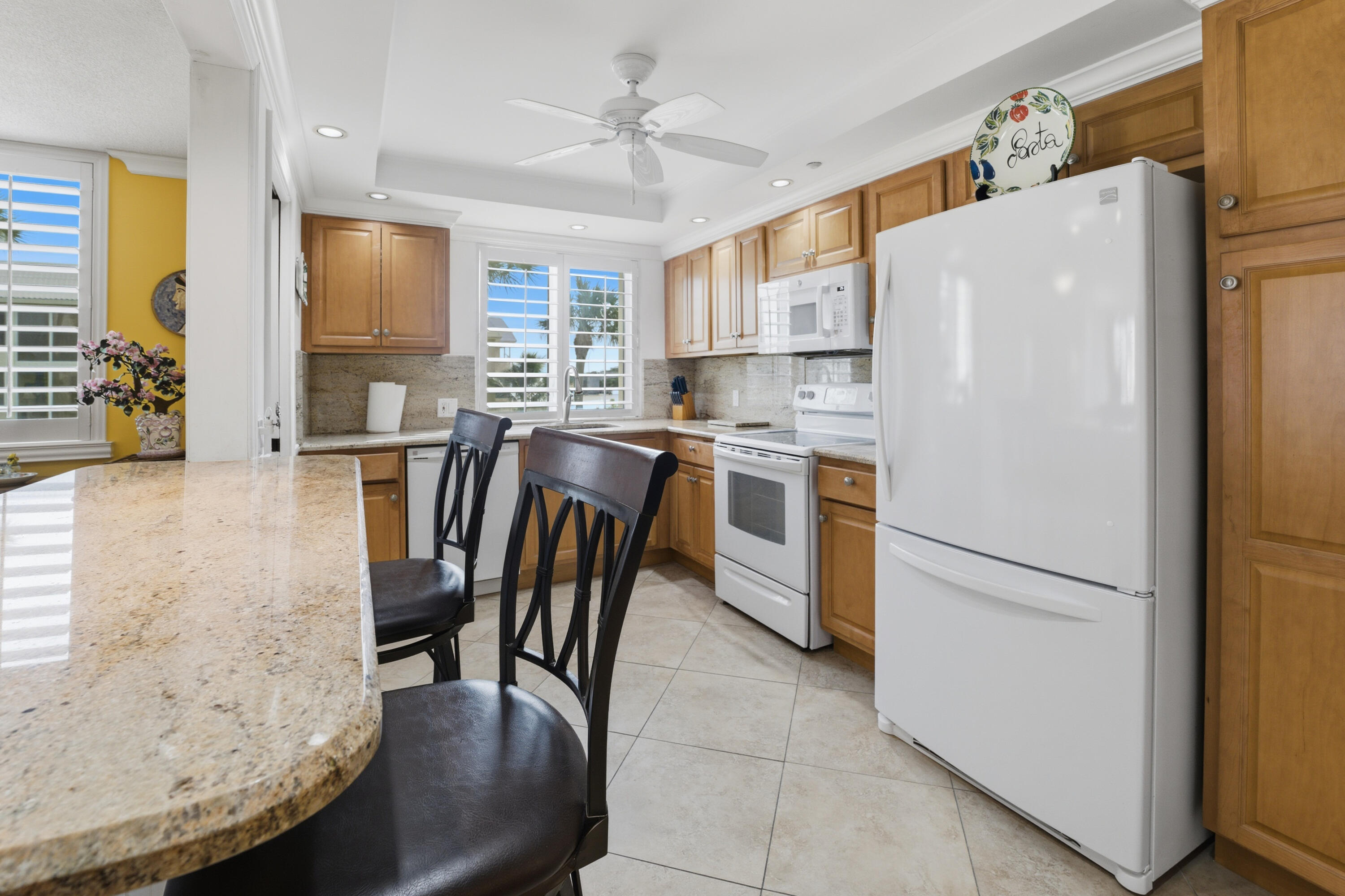 375 South Beach Road, Unit 201 Tequesta, FL 33469 - Photo 7 of 18 IMG_0176
