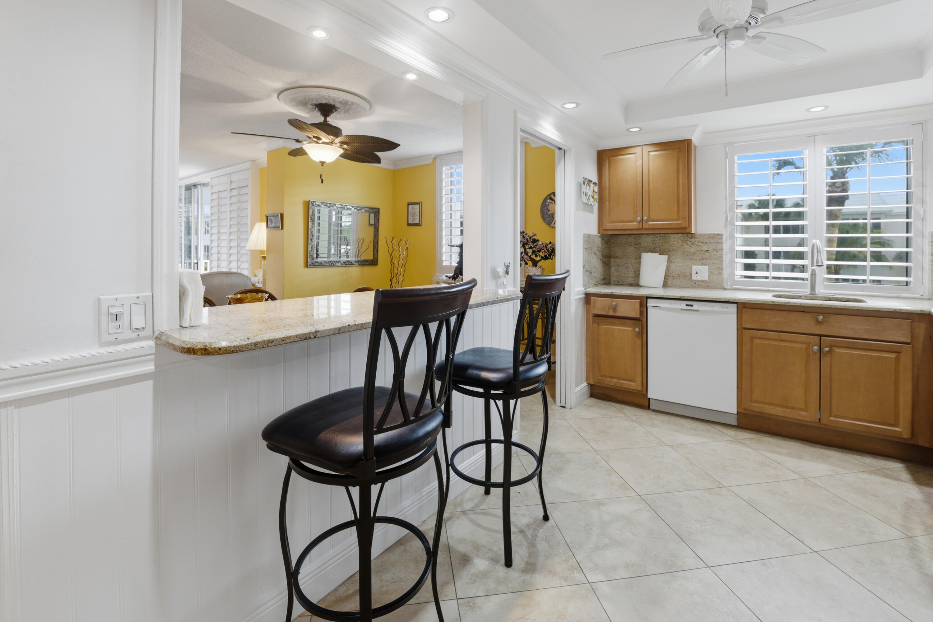 375 South Beach Road, Unit 201 Tequesta, FL 33469 - Photo 9 of 18 IMG_0164