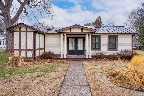 $495,000 | 1421 42nd Avenue, Rock Island, IL 61201