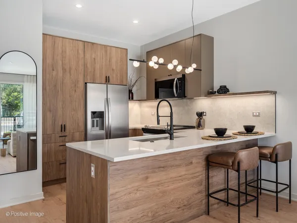 $4,550 | 1257 North Ashland Avenue, Unit 405, Chicago, IL 60622