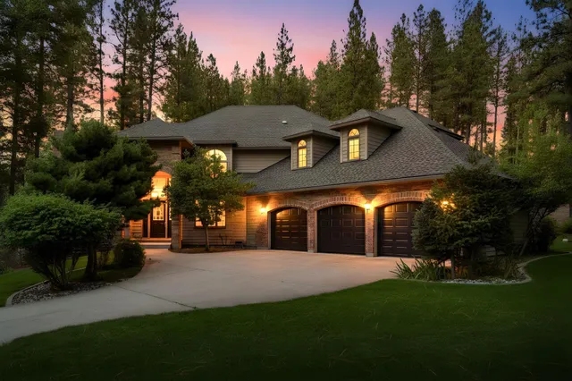 $924,900 | 16822 North Golden Drive, Colbert, WA 99005