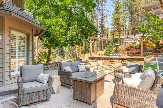 $924,900 | 16822 North Golden Drive, Colbert, WA 99005