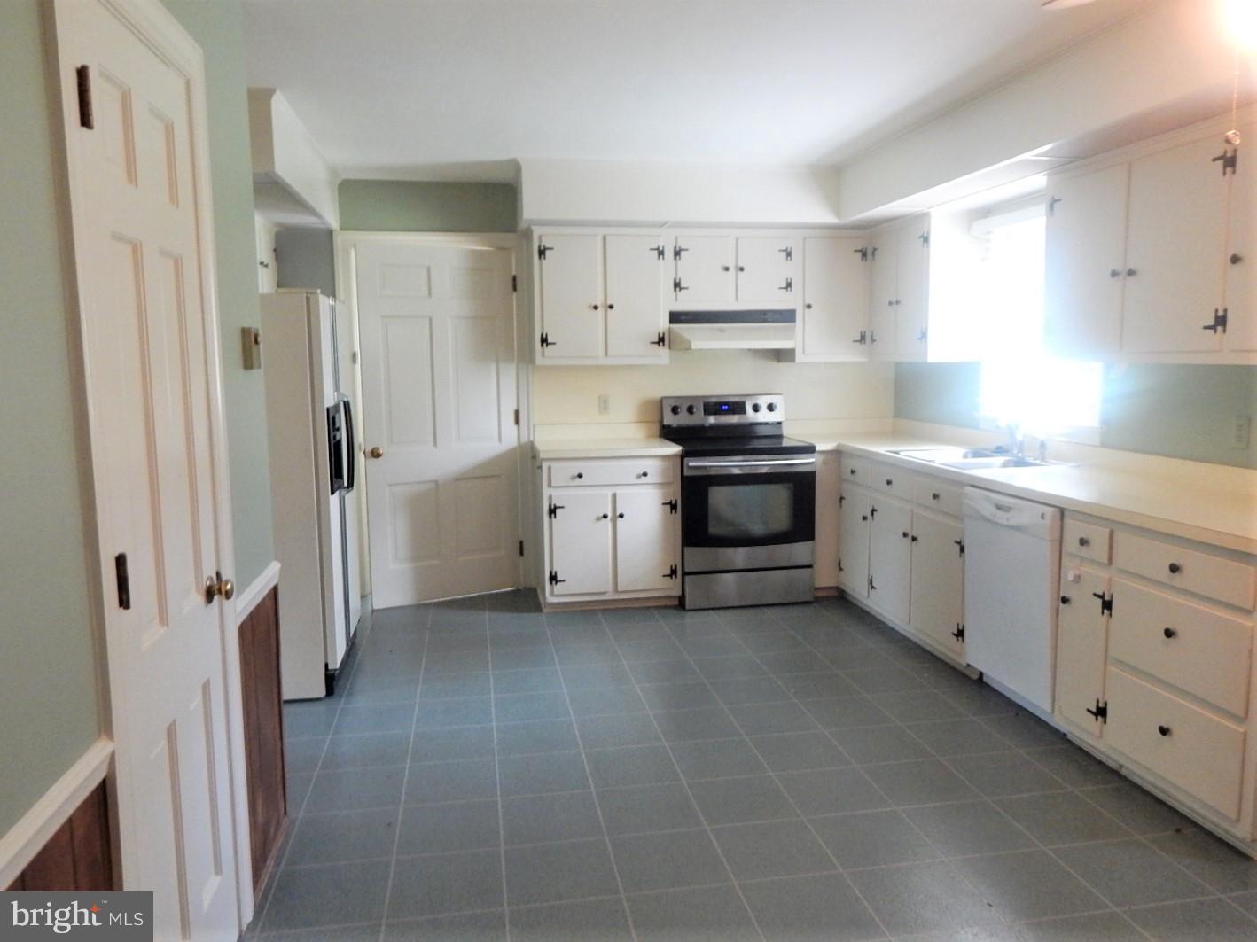 11036 Mountain Run Lake Road Culpeper, VA 22701 - Photo 8 of 30 Kitchen